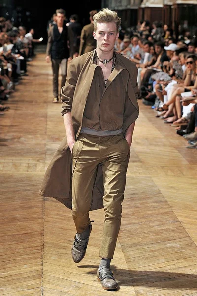 Look 33